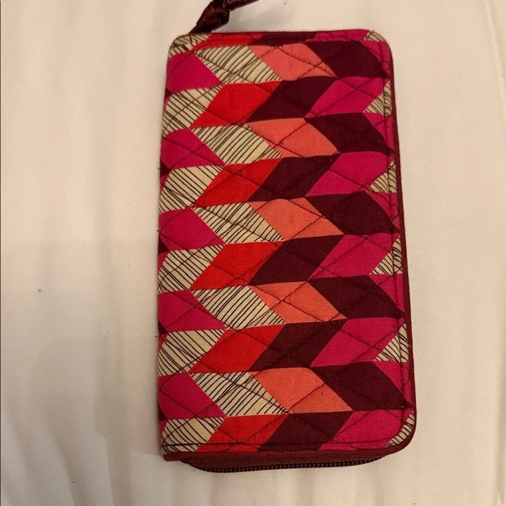 Vera Bradley Zip Around Wallet Quilted Bohemian Chevron Pattern PinkRed Burgundy
